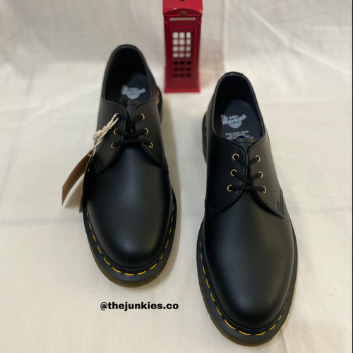 Dr martens 2024 vegan 1461 black