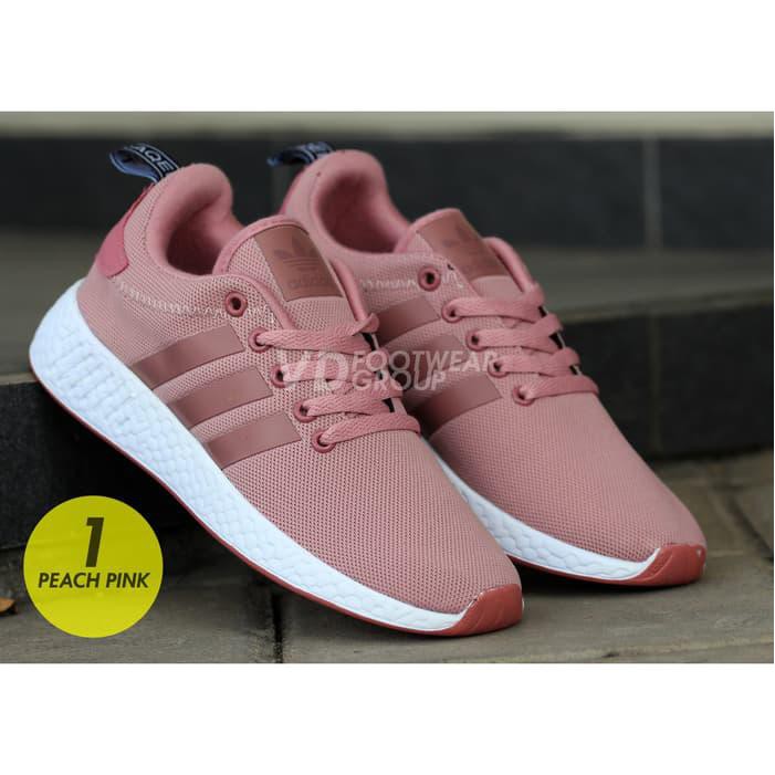 Foto sepatu hotsell adidas wanita