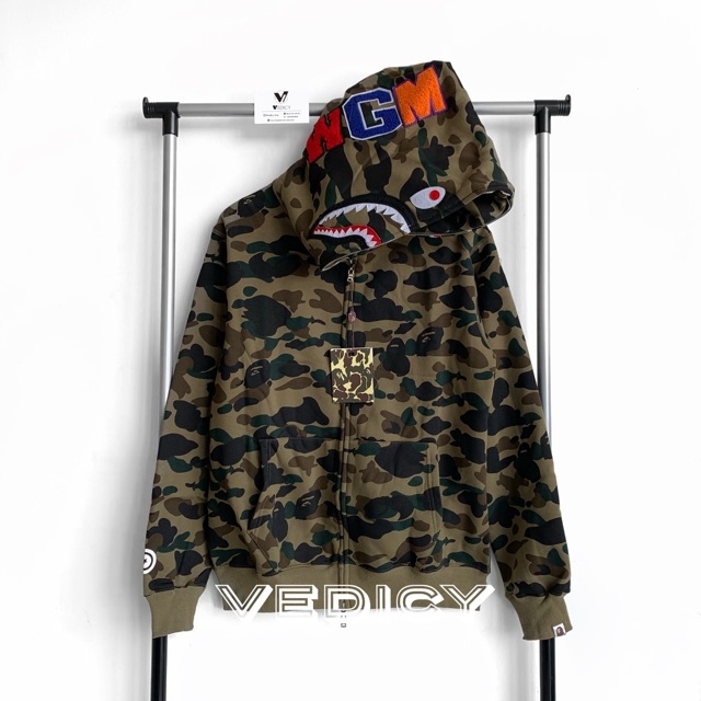 Jaket hot sale bape camo