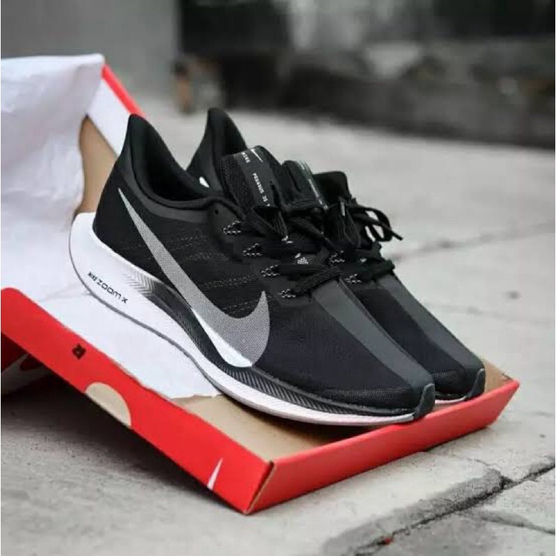 Pegasus 35 clearance black white