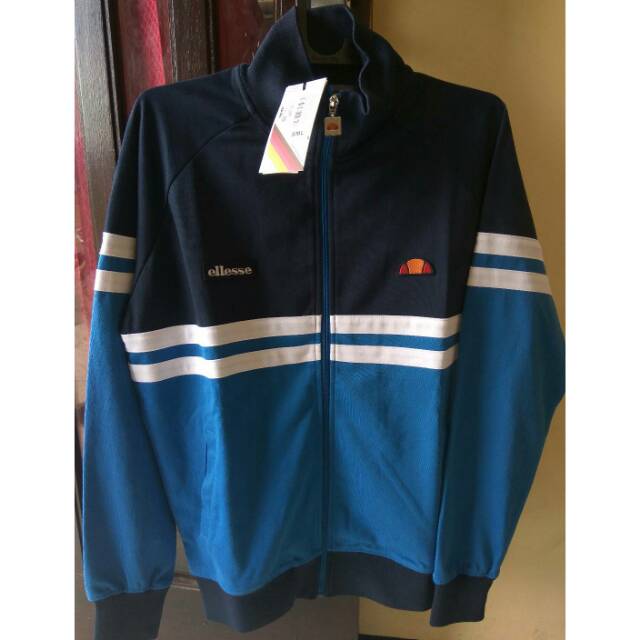 Harga cheap tracktop ellesse