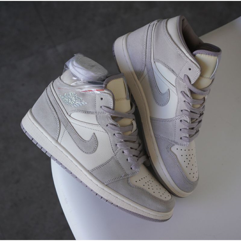 AIR JORDAN 1 PALE IVORY