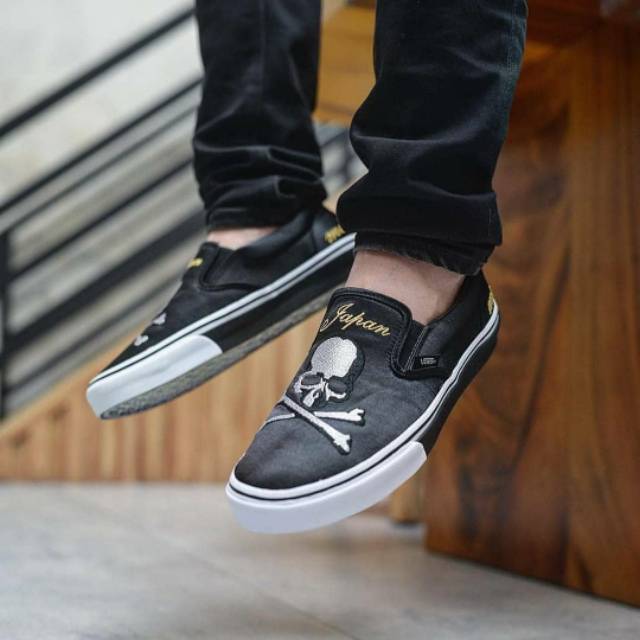 Mastermind vans hot sale slip on