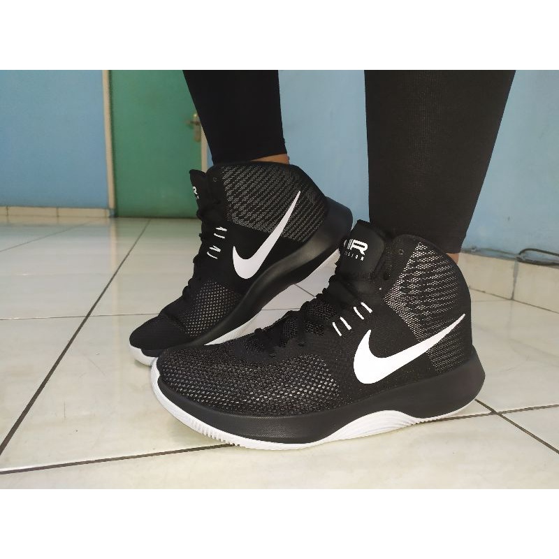 Sepatu 2025 nike volleyball