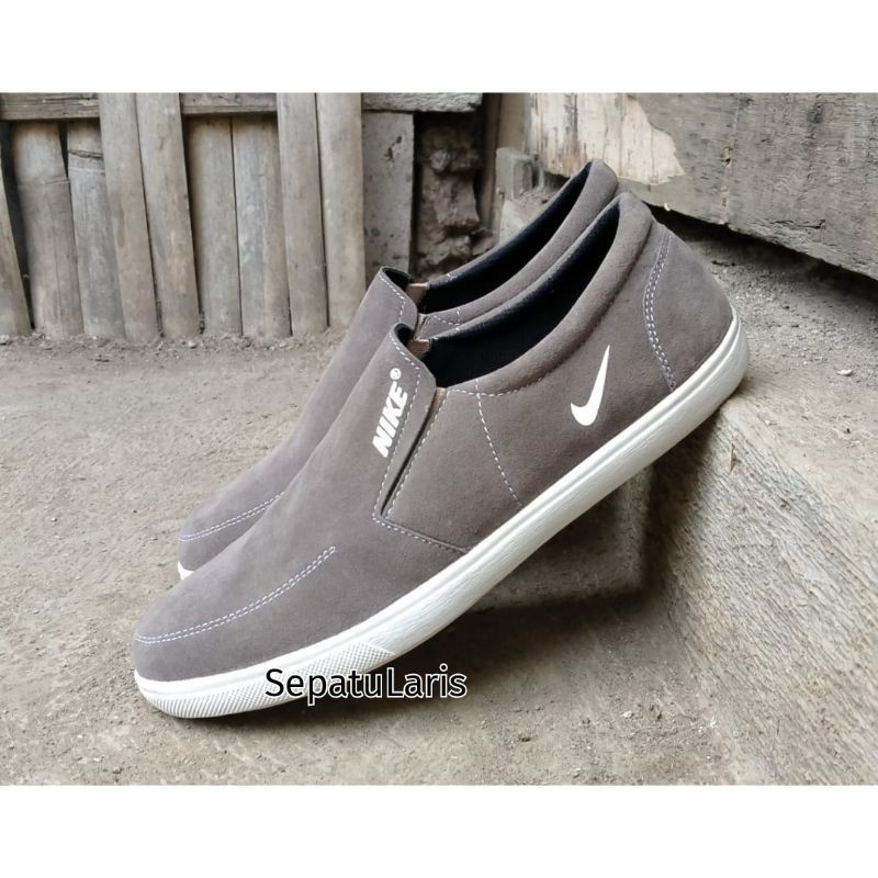 sepatu slip on nike