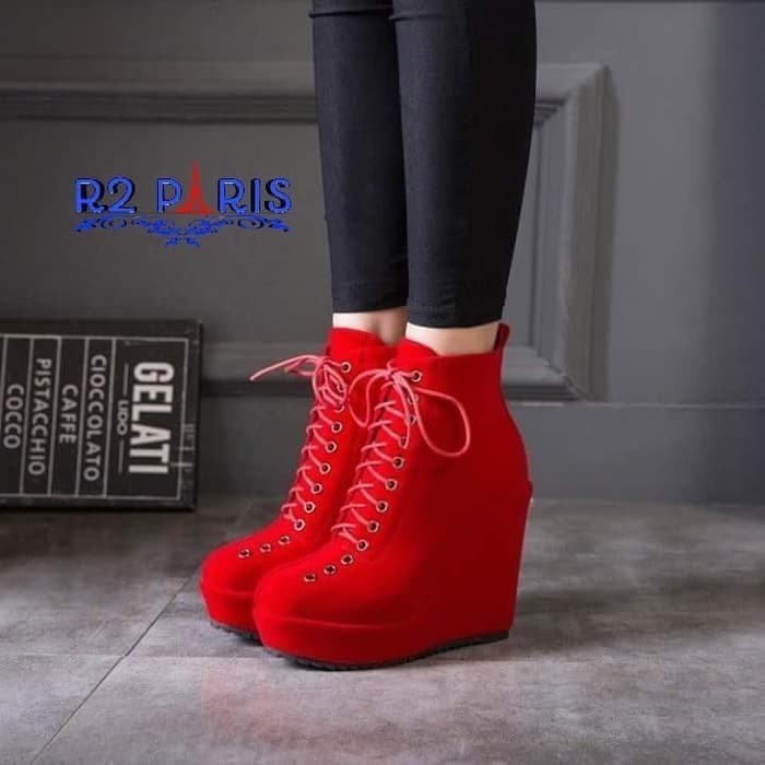 Sepatu wedges store boots