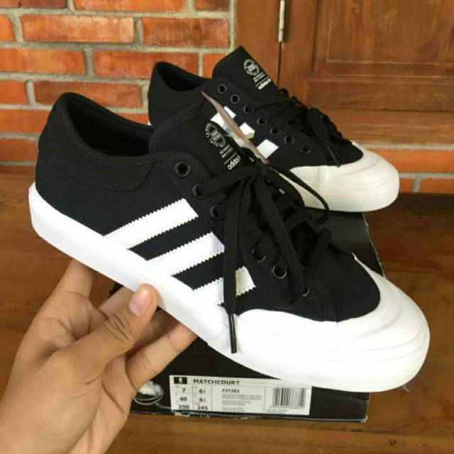 Jual hot sale adidas skateboarding