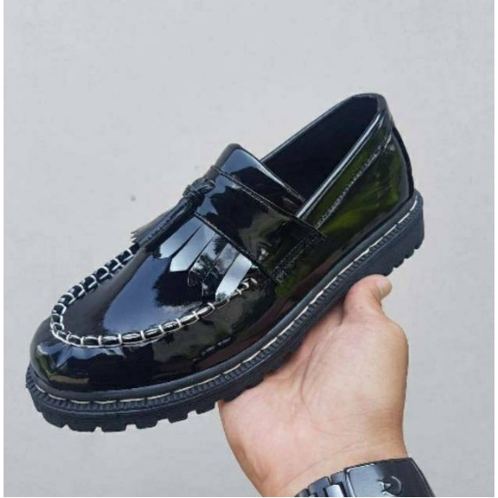 Docmart best sale slip on