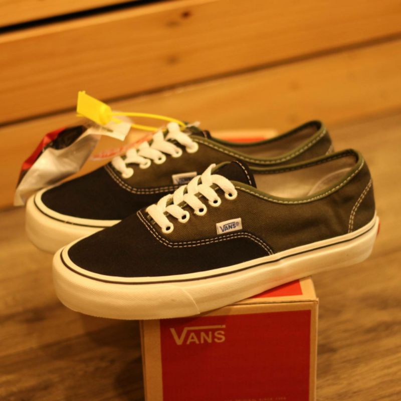 Vans authentic outlet 2 tone