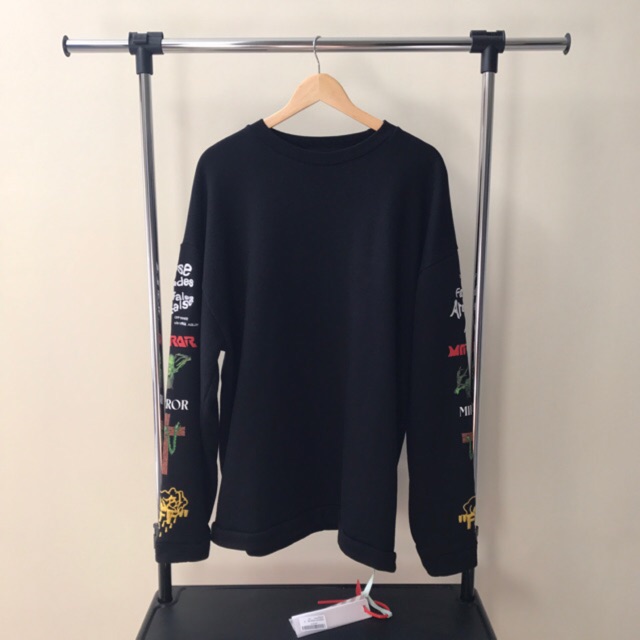 Off white outlet mix rock crewneck