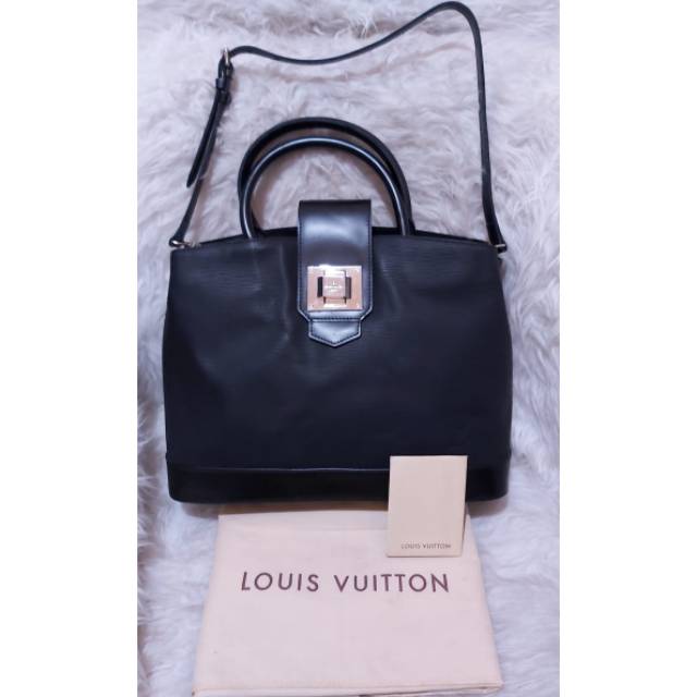 Tas import eks LOUIS VUITTON paris made in France simpel ad no seri -  Fashion Wanita - 801000677