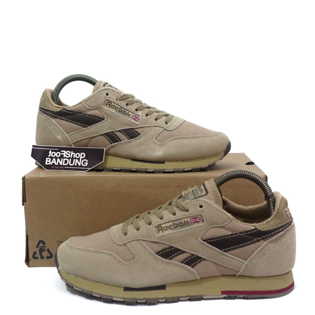 Harga sepatu store reebok classic