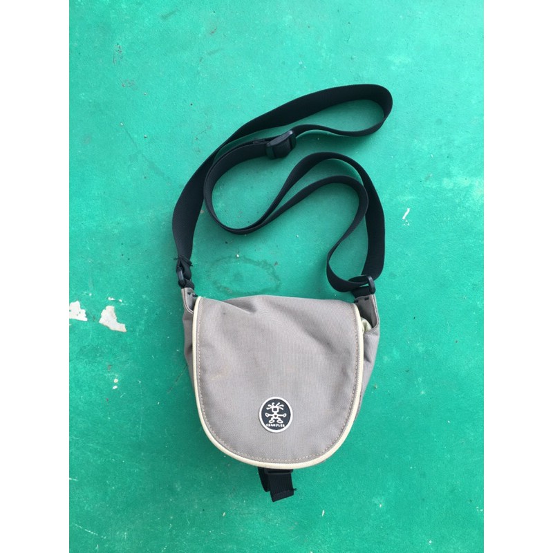 Crumpler small 2025 sling bag