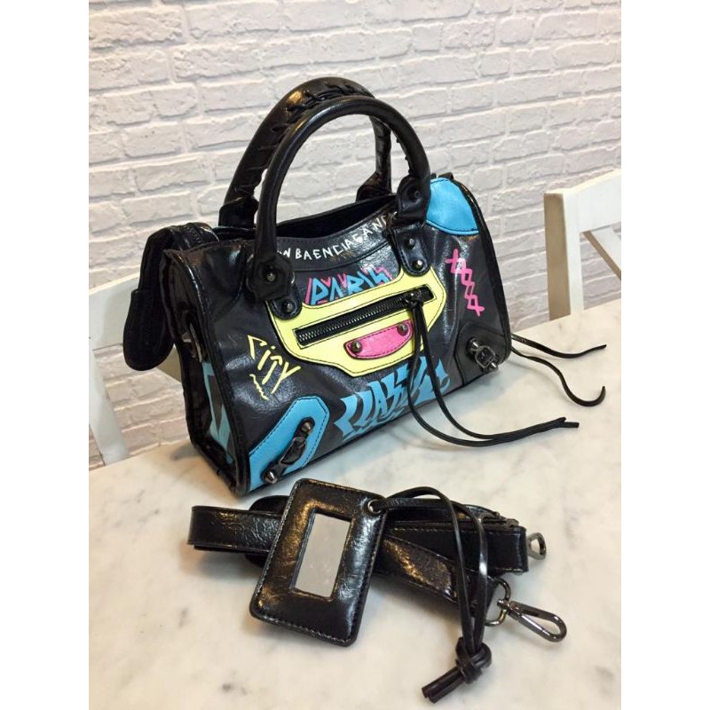 Tas balenciaga 2024 graffiti