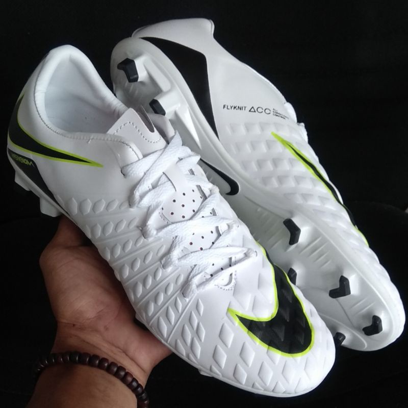 Sepatu bola best sale nike hypervenom phantom