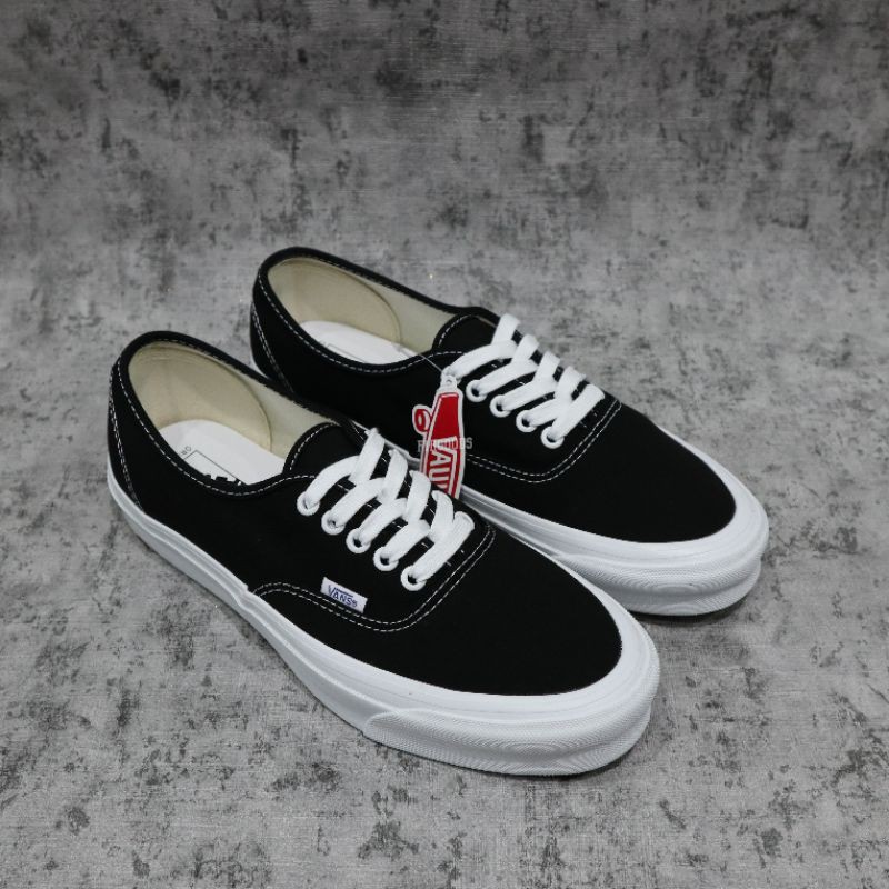 Vans authentic hotsell og black