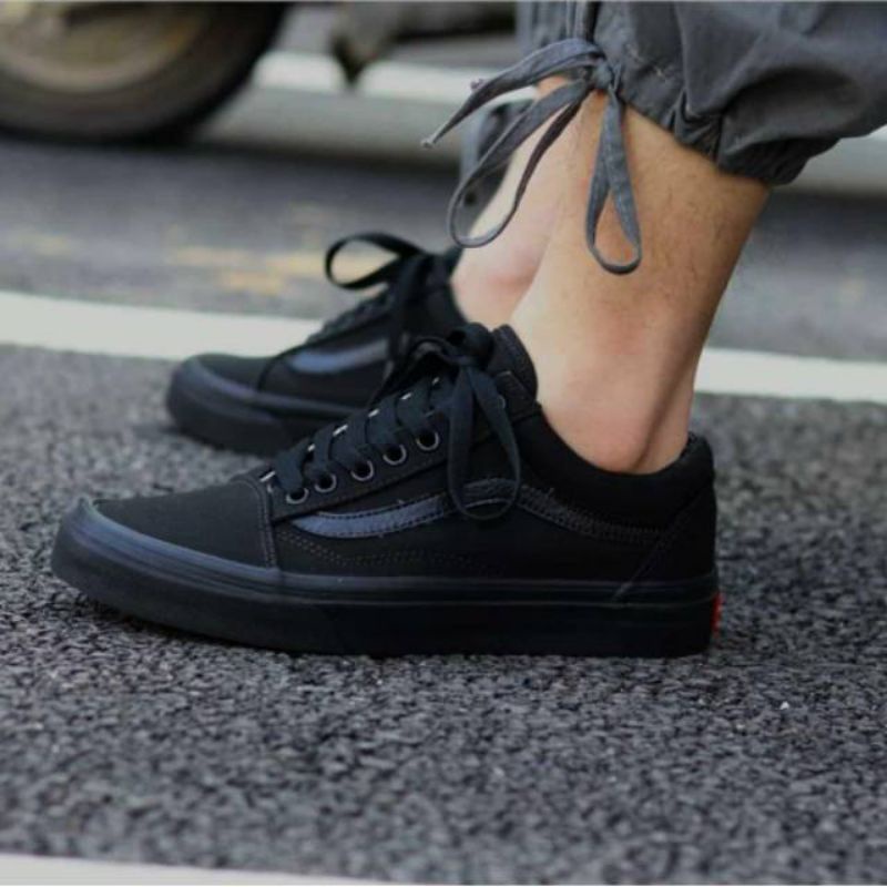Jual SEPATU VANS OLD SKOOL FULL BLACK SEPATU VANS FULL BLACK
