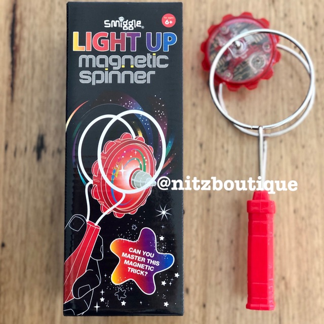 Smiggle light store up magnetic spinner