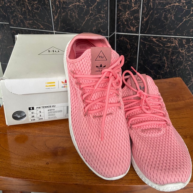 Pharrell williams adidas hu sales pink