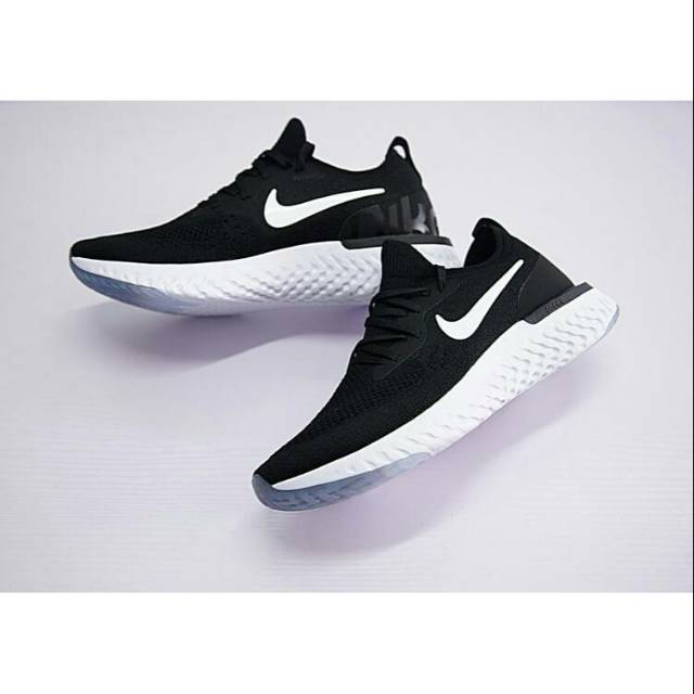 Sepatu on sale nike epic