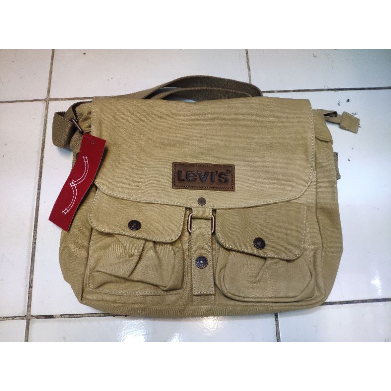 Levis tas online