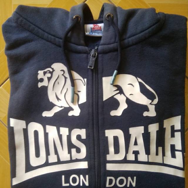 Hoodie on sale lonsdale original