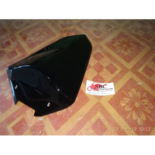 r15 v2 seat