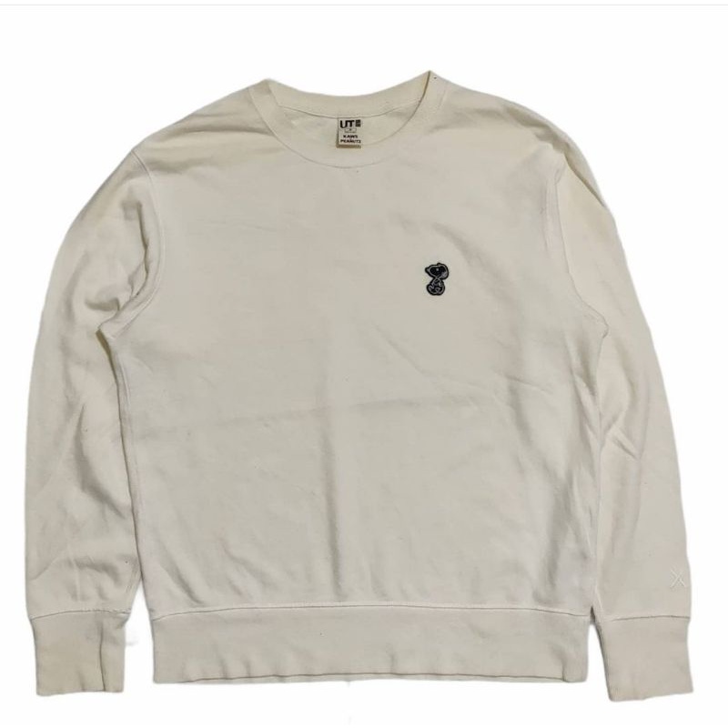 Crew neck clearance uniqlo x kaws