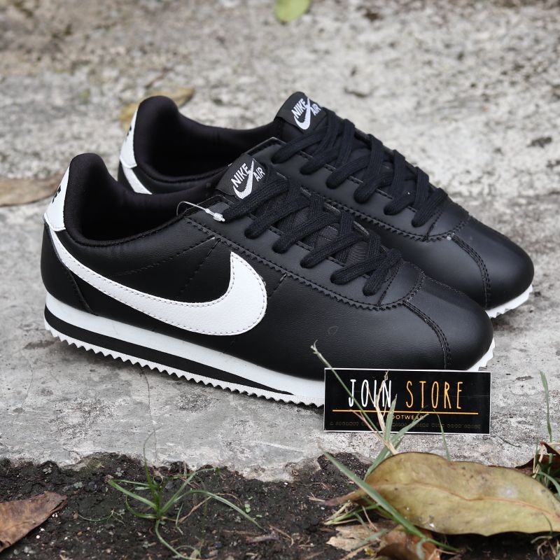 Nike cortez black