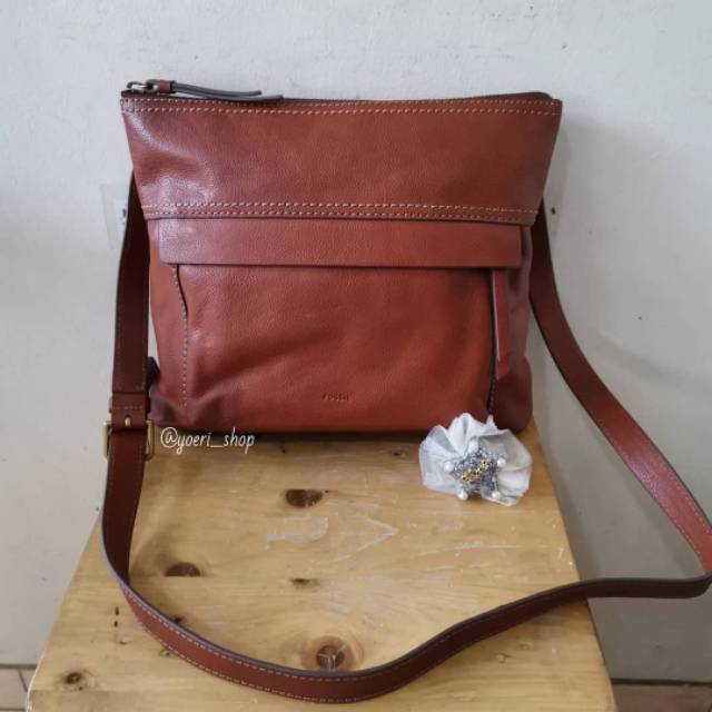 Jual Tas Selempang Wanita Fossil Aida Crossbody Brown Shopee Indonesia