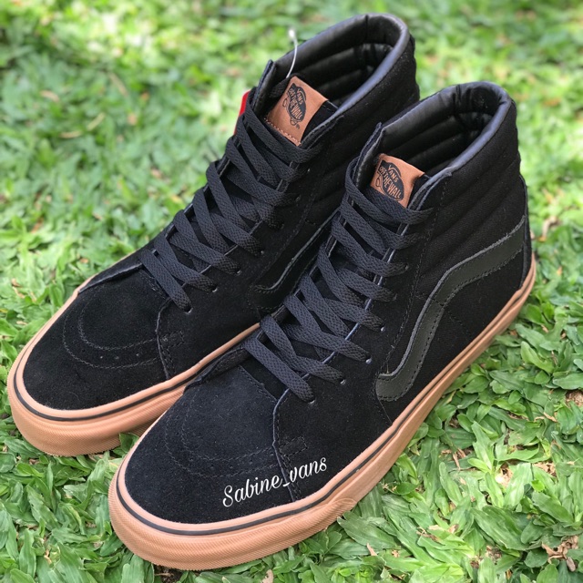 Vans black 2024 gum sk8 hi