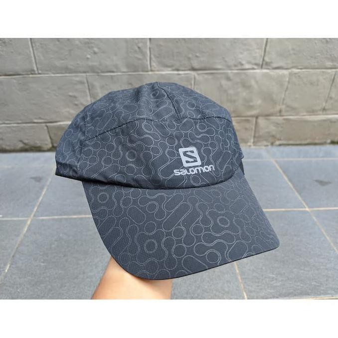 Salomon reflective store cap