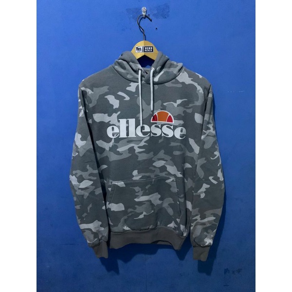 Ellesse sales camo sweatshirt