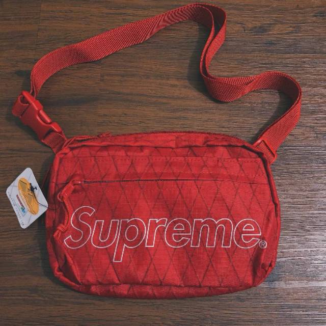 Red supreme shoulder bag on sale fw18