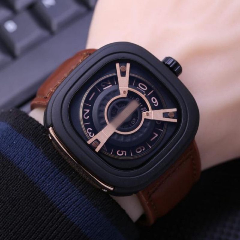 Sevenfriday original 2024