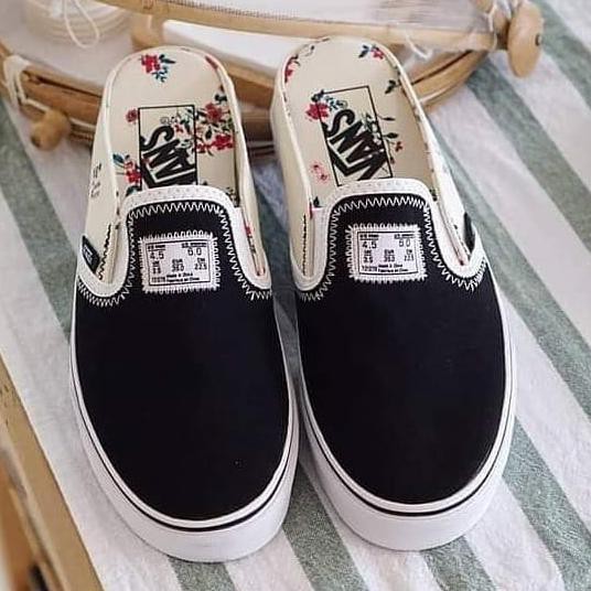 Vans slip best sale on outside in