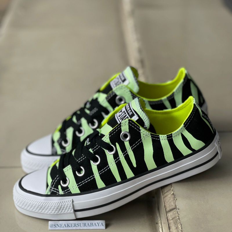 Glow in the dark converse chuck clearance taylor