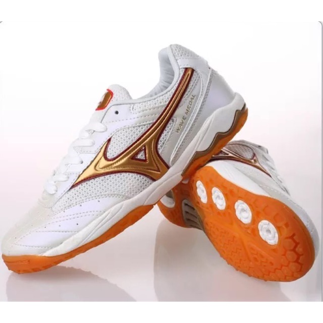 Sepatu pingpong hot sale mizuno