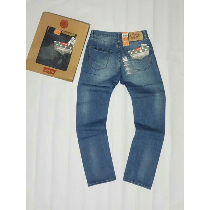 Levis white deals oak 501