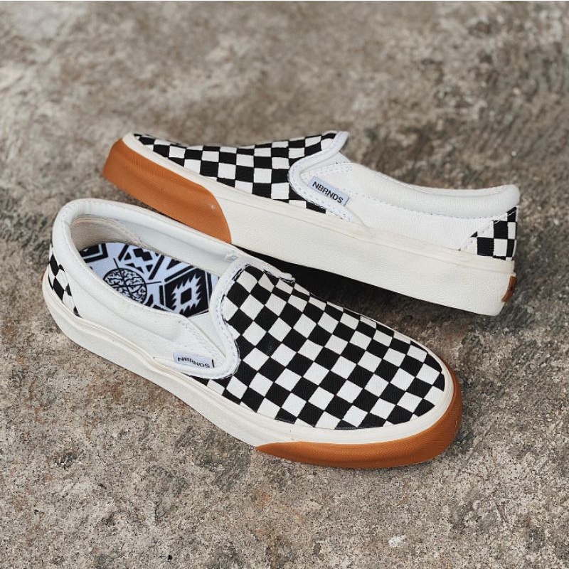 Sepatu slip on sales brand lokal