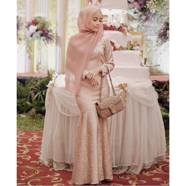 Dress hotsell peach hijab