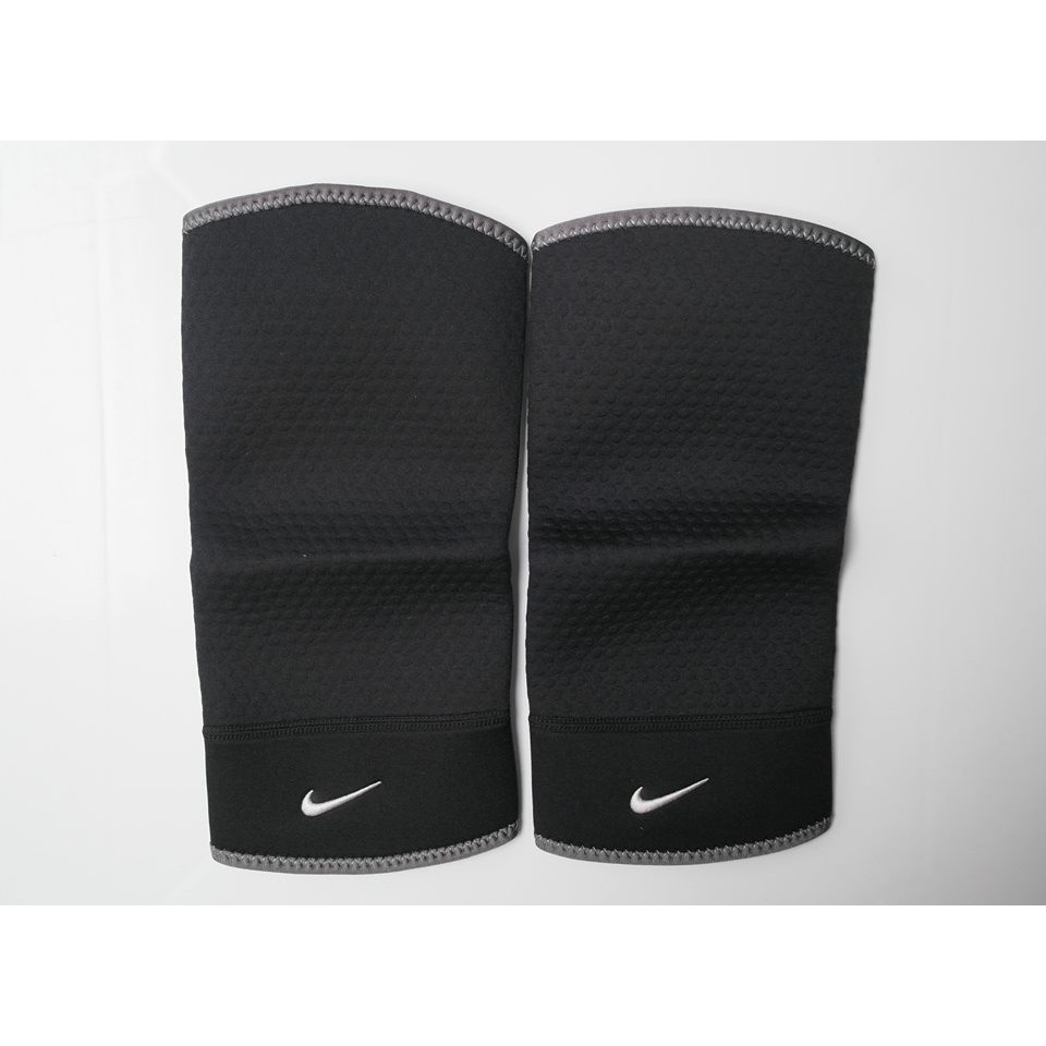 Deker lutut shop basket nike