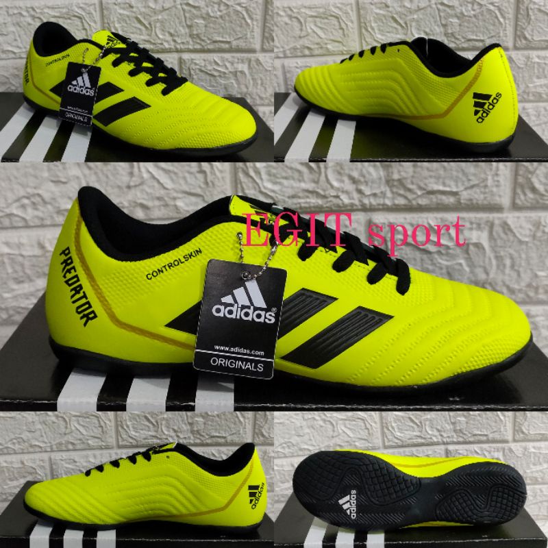 Kasut futsal 2024 adidas predator