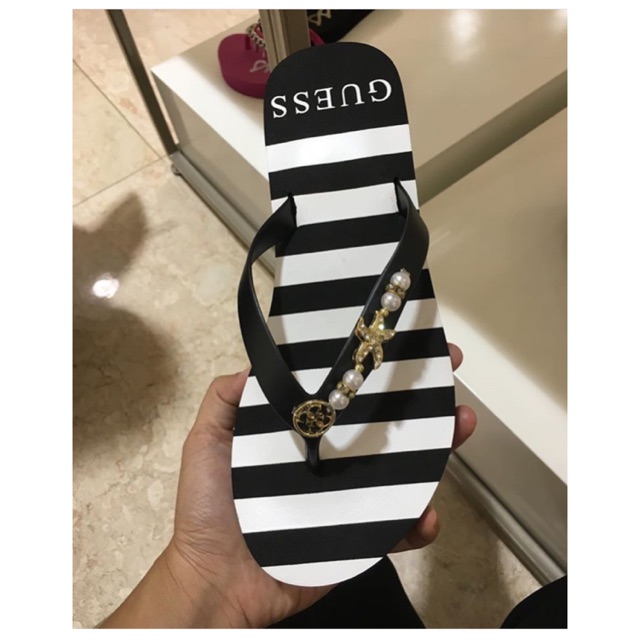 Sandal deals guess original