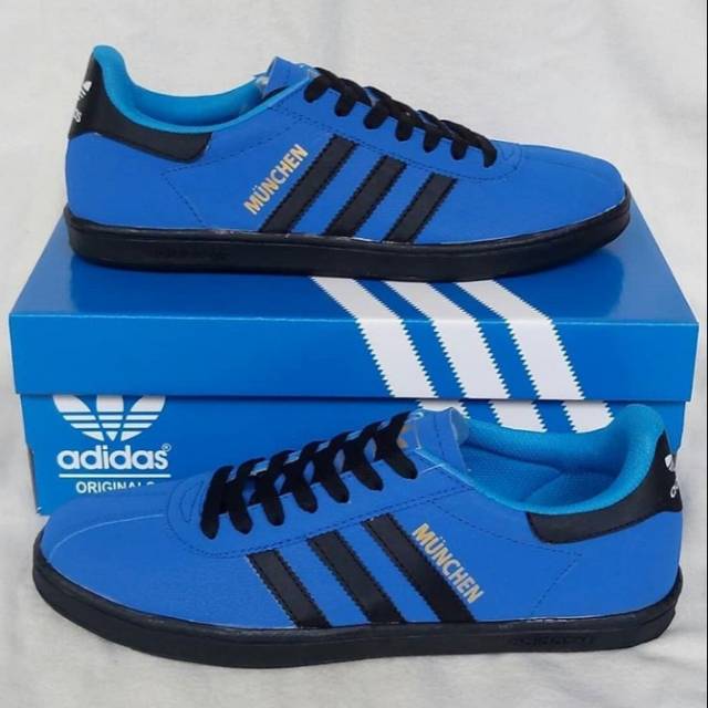 Adidas munchens cheap blue and black