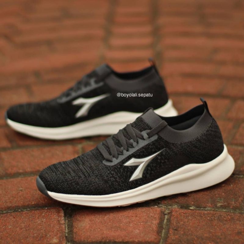 SEPATU DIADORA ORIGINAL Vinicio Grey 39 44 Lengkap