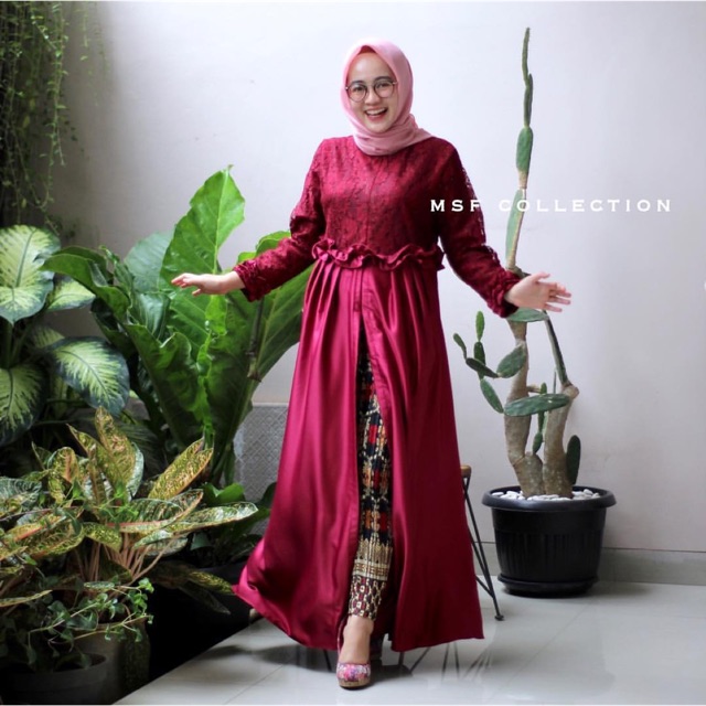 Bridesmaid hot sale maroon hijab