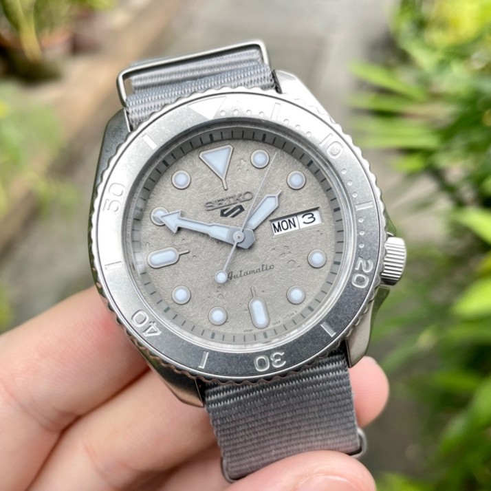 Jual JAM SEIKO 5 SPORTS SRPG61K1 SRPG61 AUTOMATIC GREY PRIA