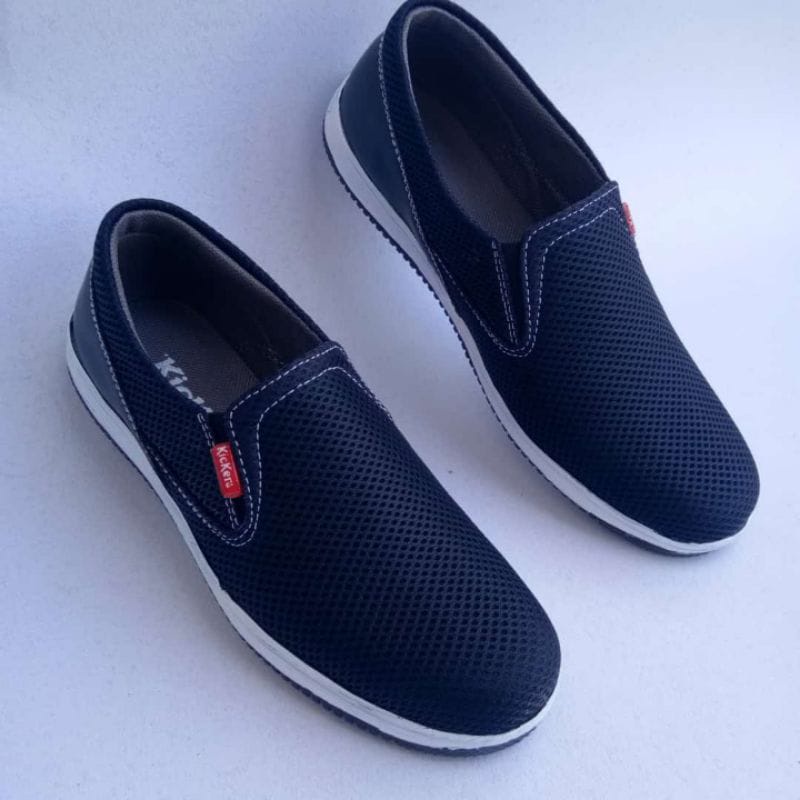 Sepatu casual hot sale slip on