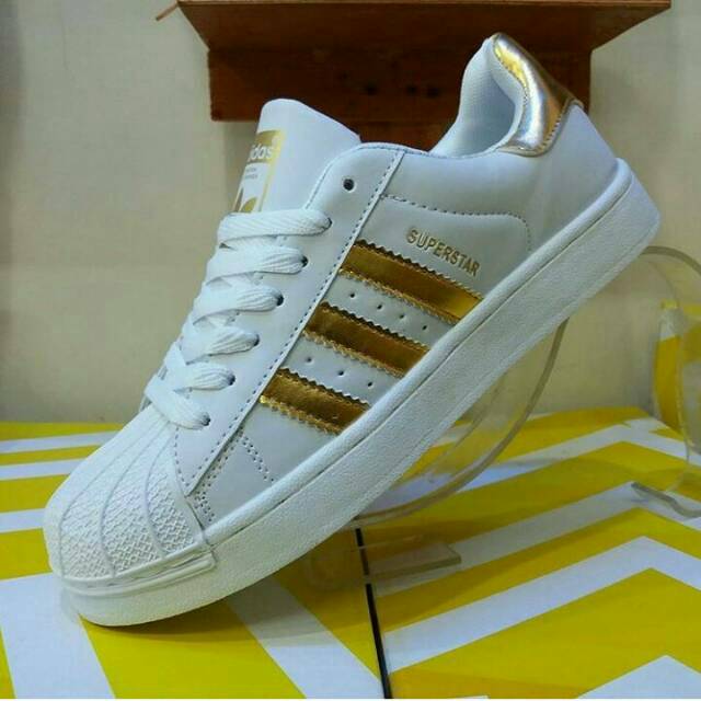 Jual adidas 2025 superstar gold